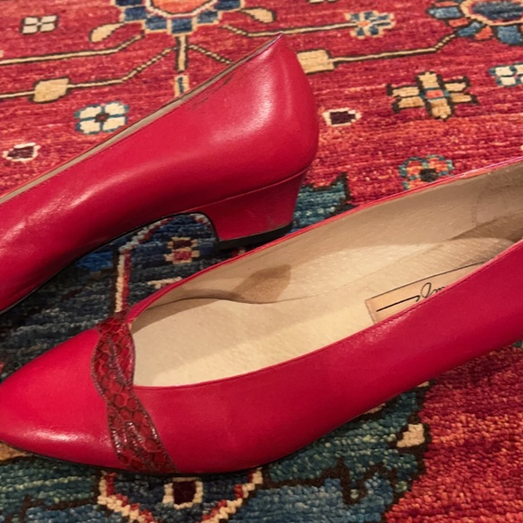 Vintage, red genuine leather shoes. - Picture 6 of 10